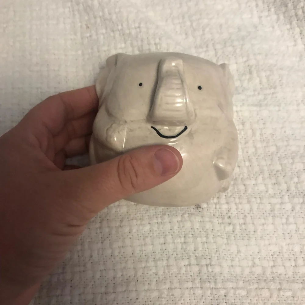 Cute little elephant piggy bank 🤍